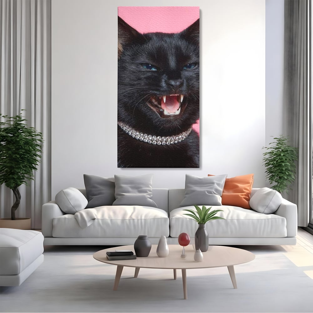 Tablou canvas cu tablou canvas cu pisica neagra bijuterie, fara rama, pe sasiu de lemn, pe perete intr-un living